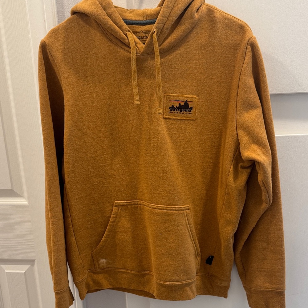 Patagonia Rusty Yellow Hoodie (Men’s Small / Women’s Medium)